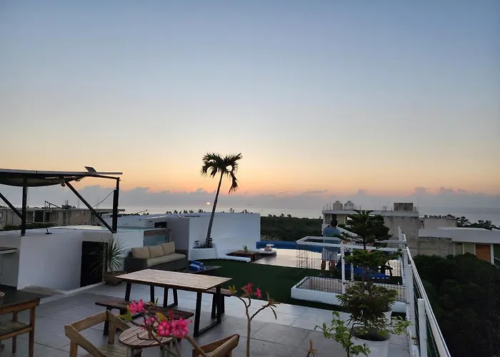 Pensión Near From The And Rooftop Ocean View 02 Playa del Carmen